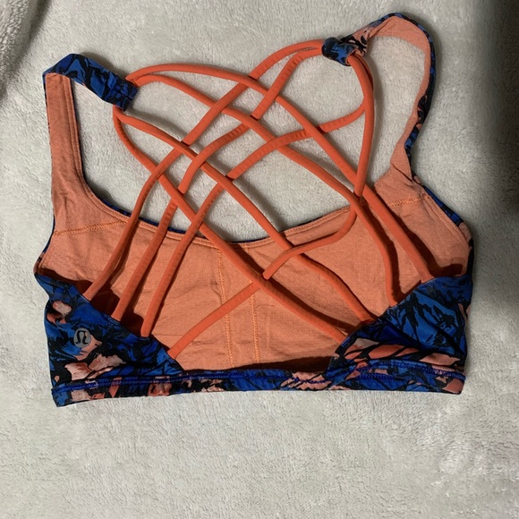 FOUR size 4 lululemon sports bras - Picture 6 of 8